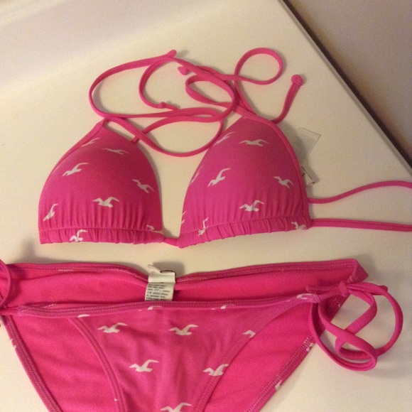 Hollister Other - Hollister pink & white birds bikini set w push up